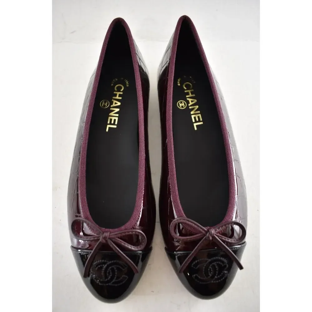 Chanel 26A Burgundy Red Black Crocodile Croc CC Logo Ballet Ballerina Flat 38.5